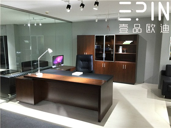 壹品欧迪办公家具体验店