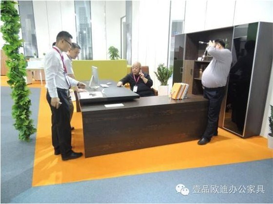 回顾壹品欧迪办公家具2015年广州家具展盛况 回顾壹品欧迪办公家具2015年广州家具展盛况